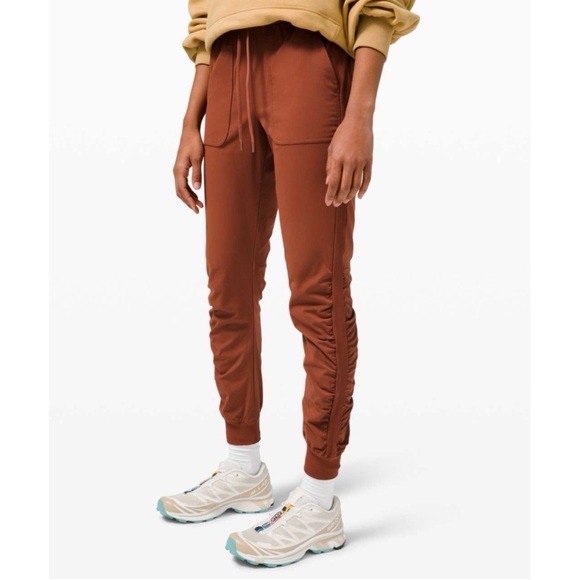 Lululemon Pants Women 8 Beyond the Studio Jogger High Waist Dark Terracotta - Picture 1 of 9